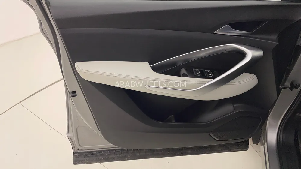 Chevrolet Captiva 2023 for Sale in Dubai Image-19