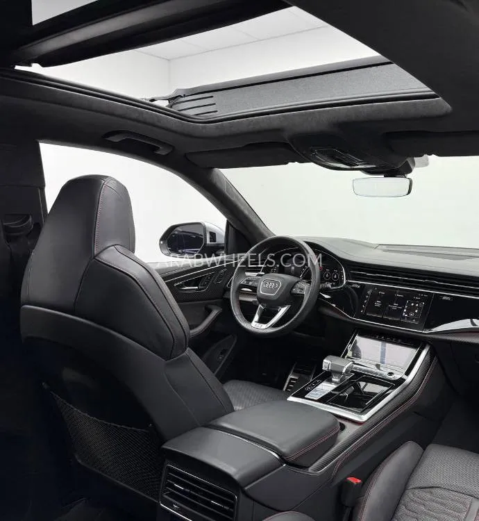 أودي RS Q8 2021 for Sale in دبي Image-10