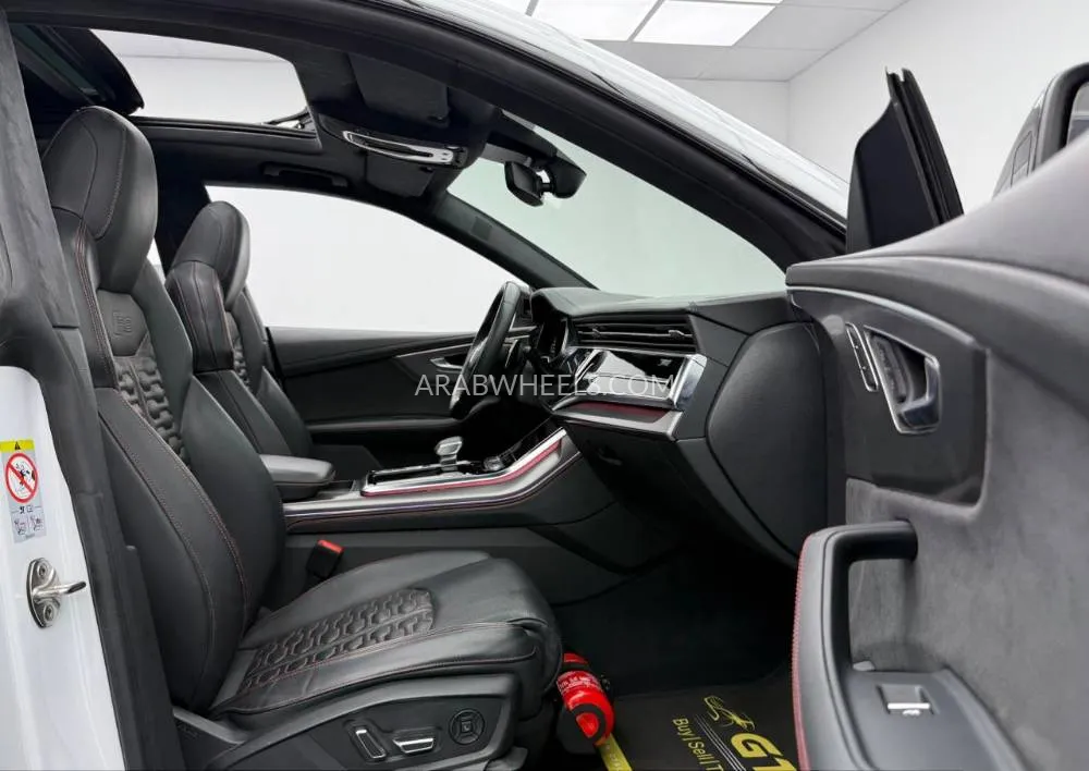 أودي RS Q8 2023 for Sale in دبي Image-9