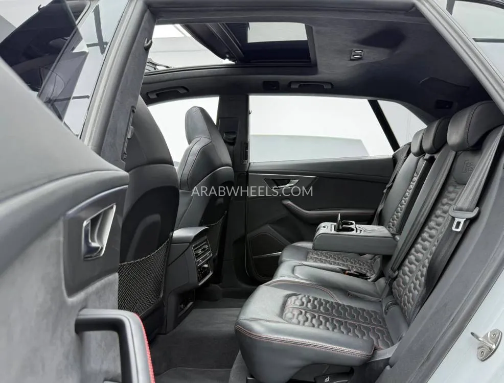 أودي RS Q8 2023 for Sale in دبي Image-16
