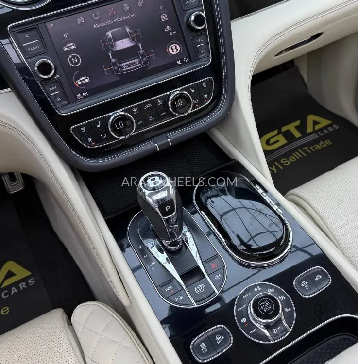 بينتلي بينتايجا 2019 for Sale in دبي Image-20