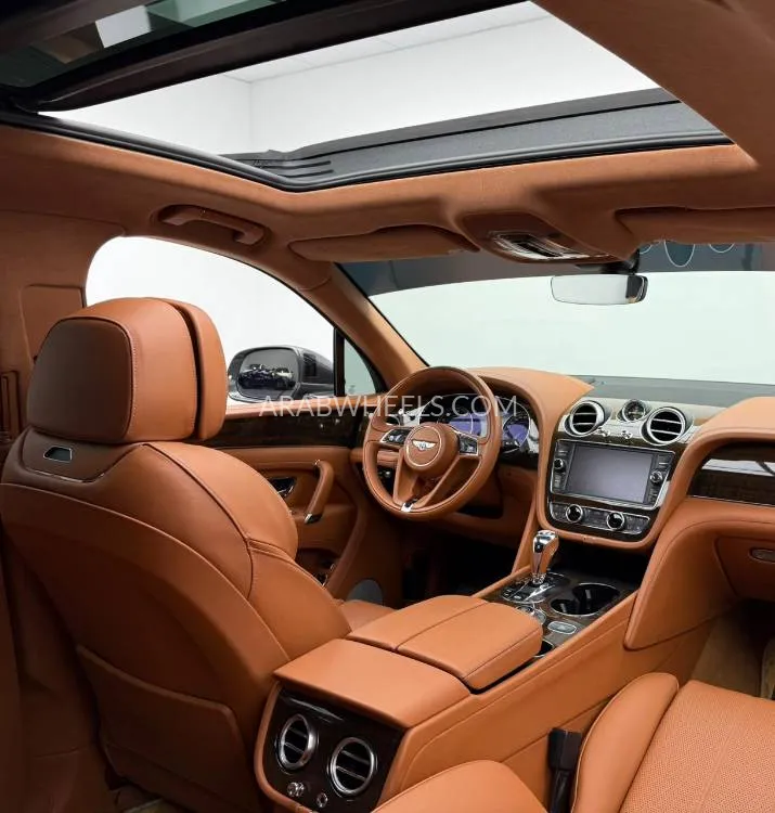 Bentley Bentayga 2019 for Sale in Dubai Image-10
