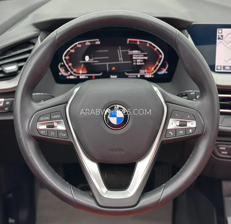 بي إم دبليو الفئة الأولى 2023 for Sale in دبي Image-7