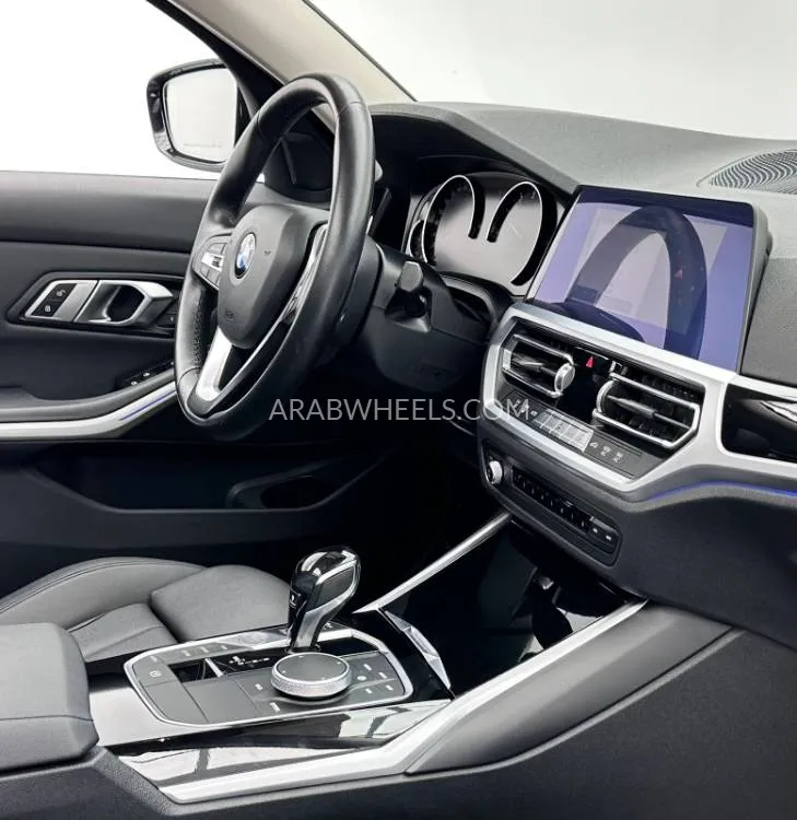 بي إم دبليو الفئة الثالثة 2020 for Sale in دبي Image-11