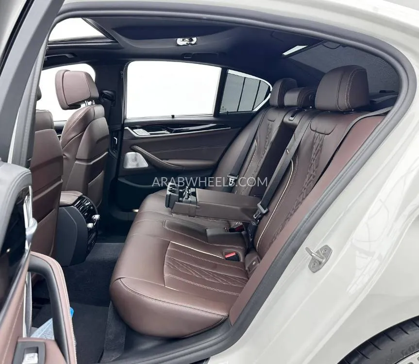 بي إم دبليو الفئة الخامسة 2023 for Sale in دبي Image-18