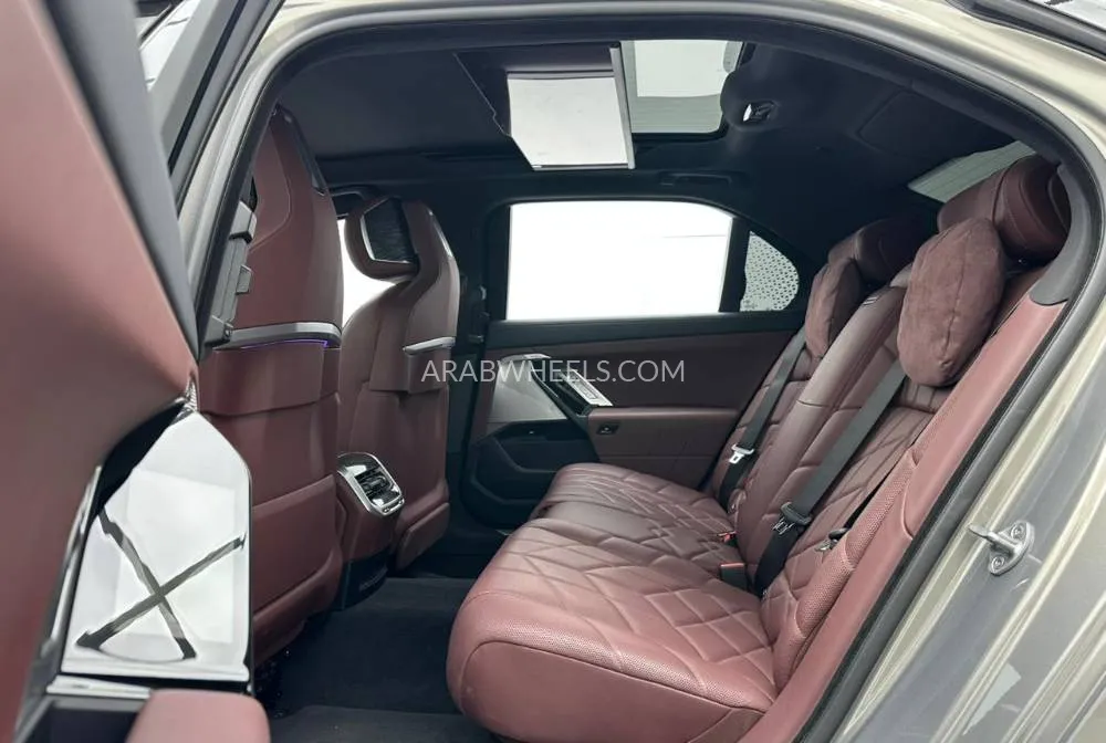 BMW 7 series 2023 for Sale in Dubai Image-13