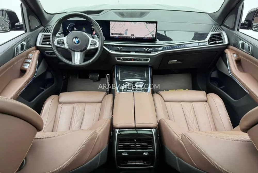 BMW X7 2024 for Sale in Dubai Image-13