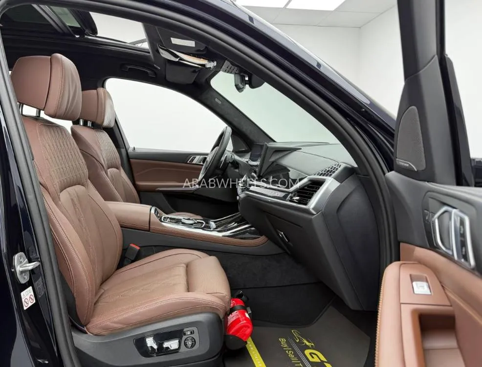 BMW X7 2024 for Sale in Dubai Image-9