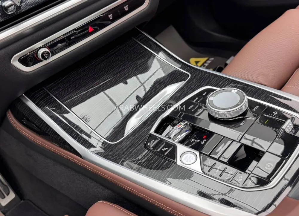 BMW X7 2025 for Sale in Dubai Image-10