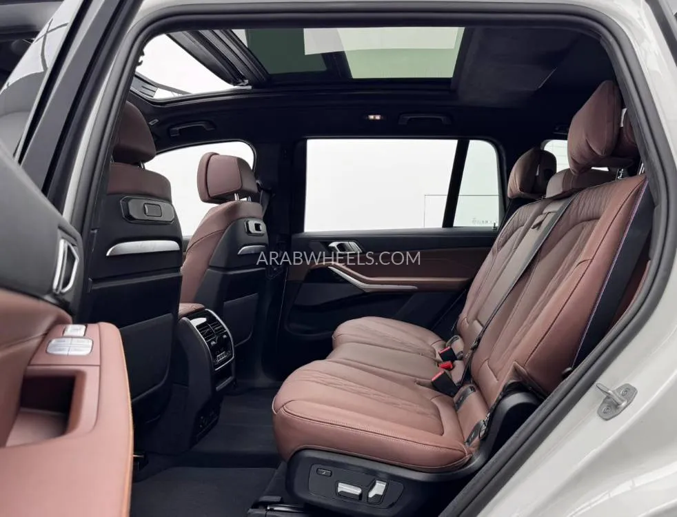 BMW X7 2025 for Sale in Dubai Image-13