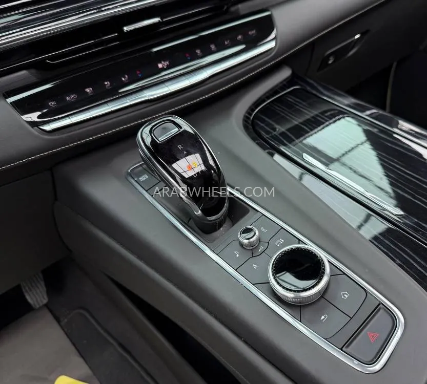 Cadillac Escalade 2023 for Sale in Dubai Image-15