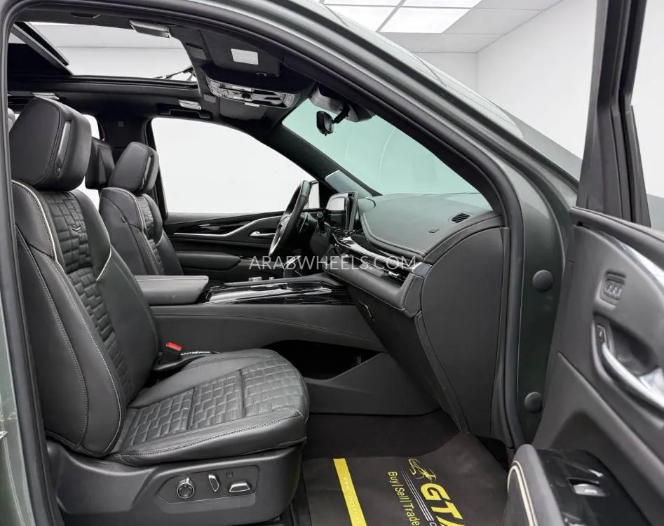 Cadillac Escalade 2023 for Sale in Dubai Image-17