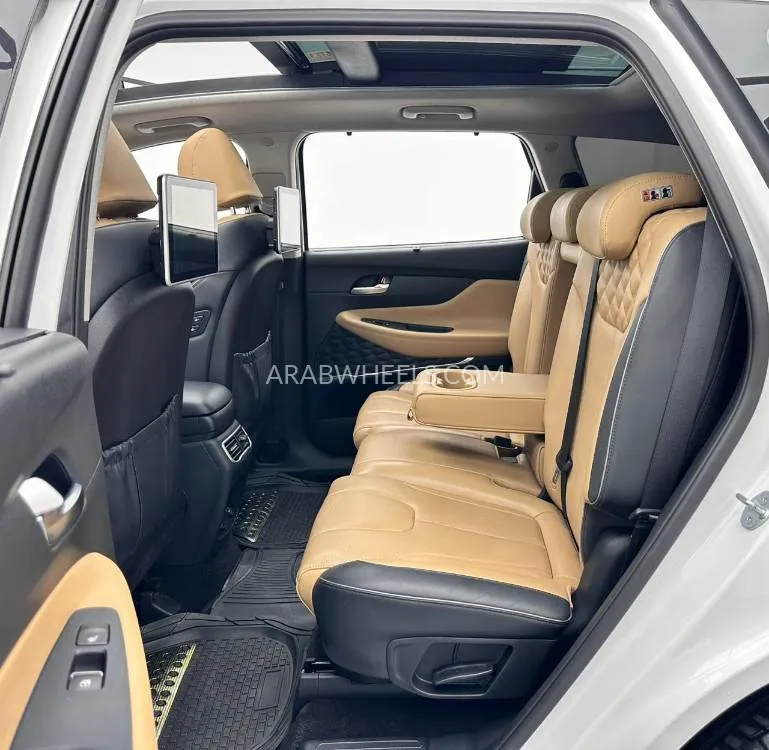 هيونداي جراند سانتا في 2024 for Sale in دبي Image-19