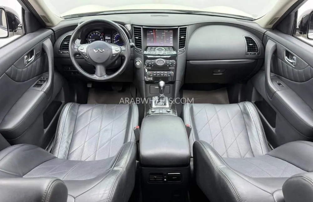 إنفينيتي QX70 2019 for Sale in دبي Image-13