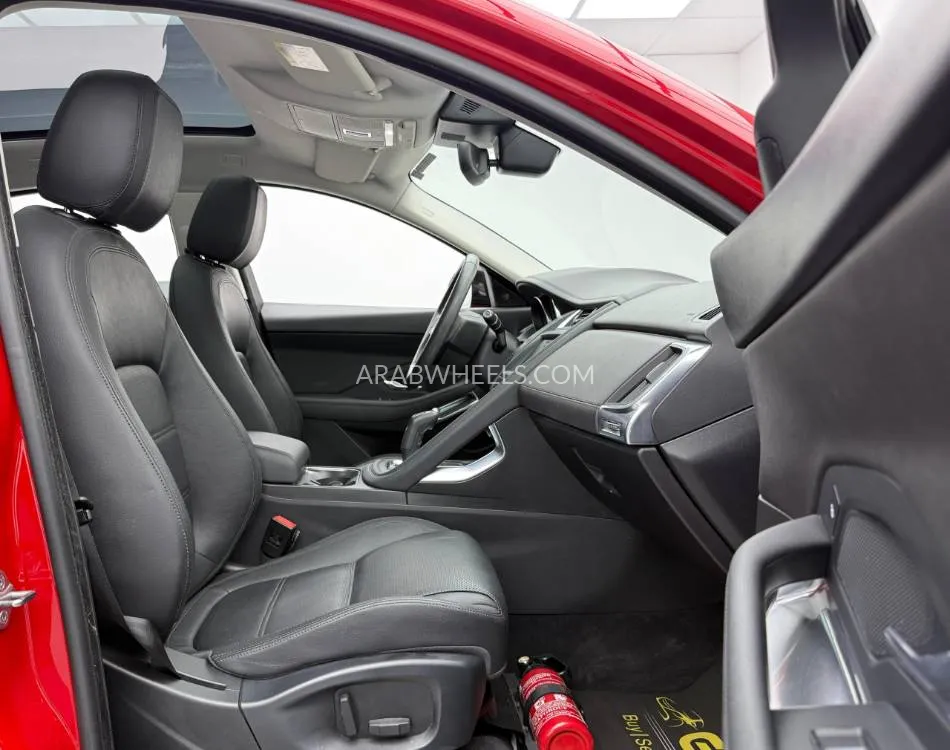 جاجوار إي بيس 2019 for Sale in دبي Image-9