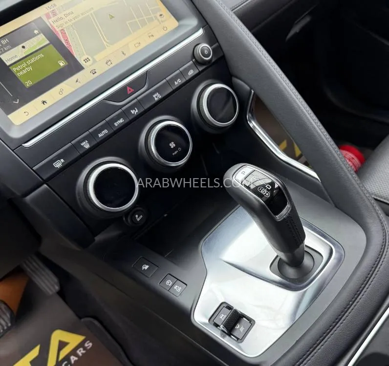 جاجوار إي بيس 2019 for Sale in دبي Image-17