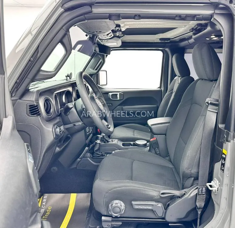 Jeep Wrangler 2023 for Sale in Dubai Image-11