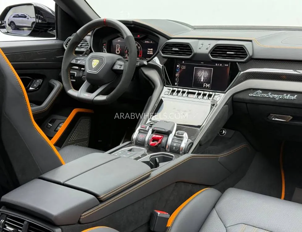 Lamborghini Urus 2024 for Sale in Dubai Image-10