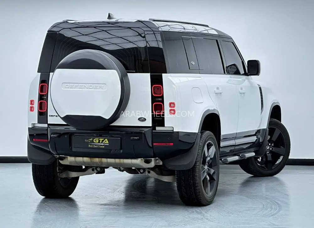 Land Rover Defender 2023 for Sale in Dubai Image-4