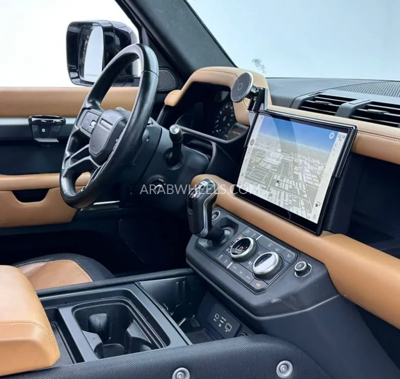 Land Rover Defender 2023 for Sale in Dubai Image-12