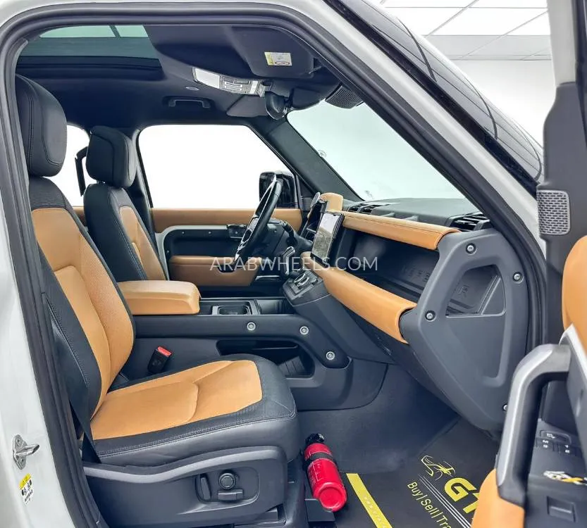 Land Rover Defender 2023 for Sale in Dubai Image-17