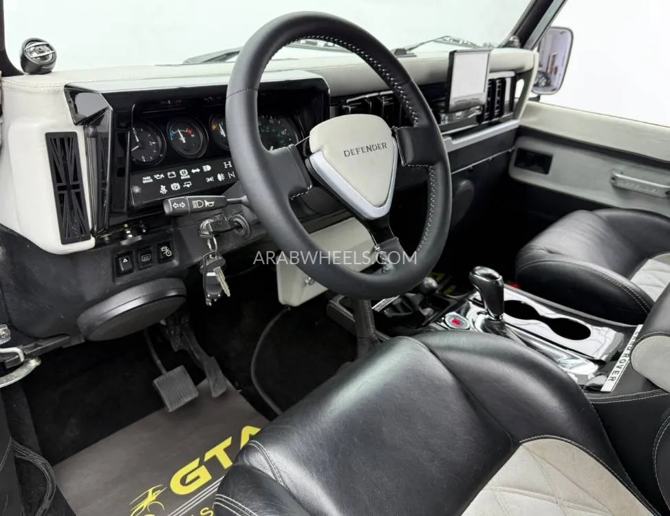 لاند روفر ديفندر 1988 for Sale in دبي Image-8
