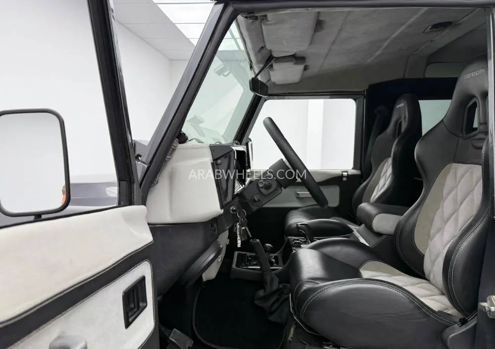لاند روفر ديفندر 1988 for Sale in دبي Image-11