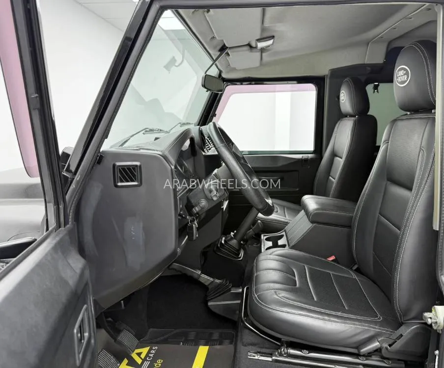 لاند روفر ديفندر 2010 for Sale in دبي Image-8