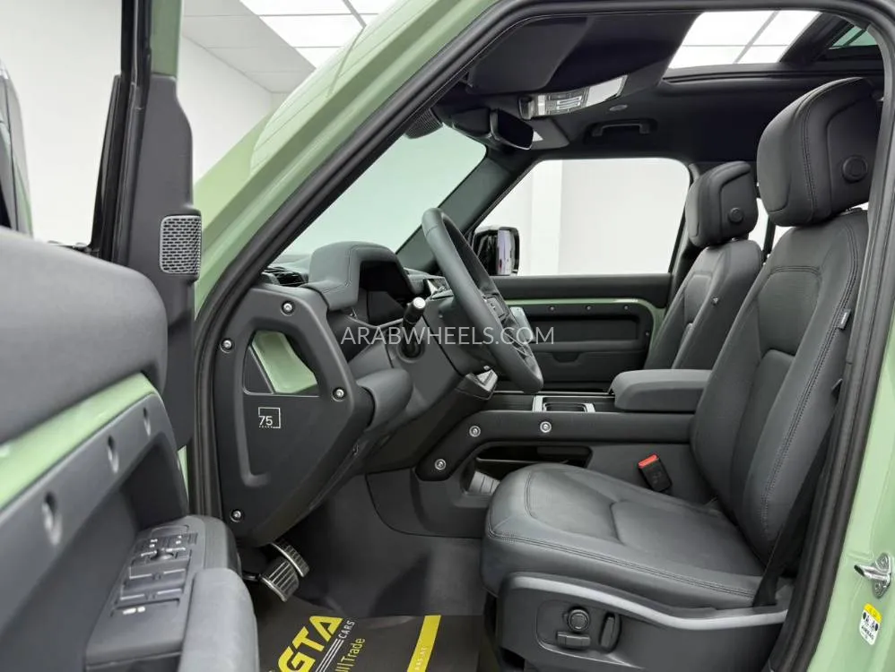 Land Rover Defender 2023 for Sale in Dubai Image-8
