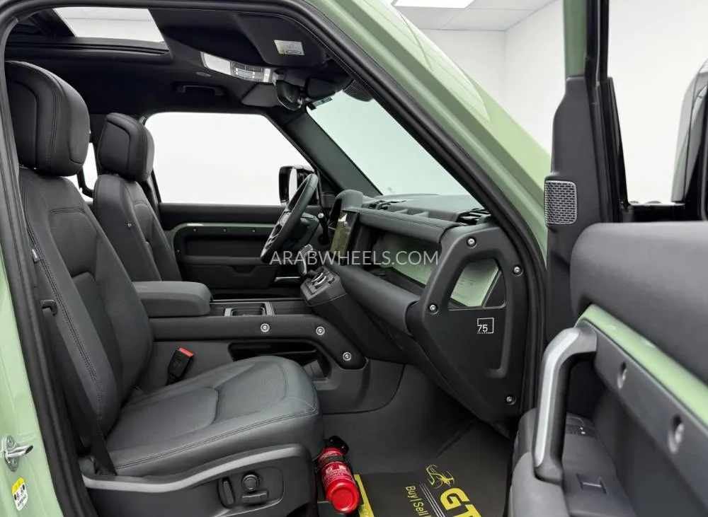 Land Rover Defender 2023 for Sale in Dubai Image-9