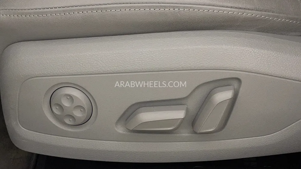 Audi A4 2023 for Sale in Dubai Image-22