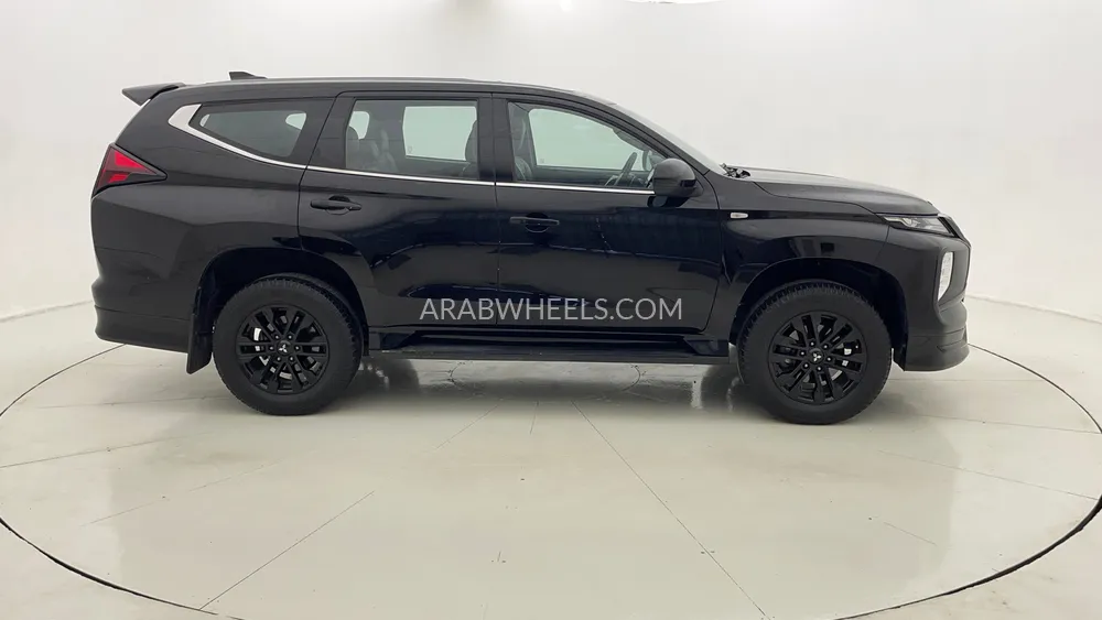 ميتسوبيشي مونتيرو سبورت 2022 for Sale in دبي Image-2