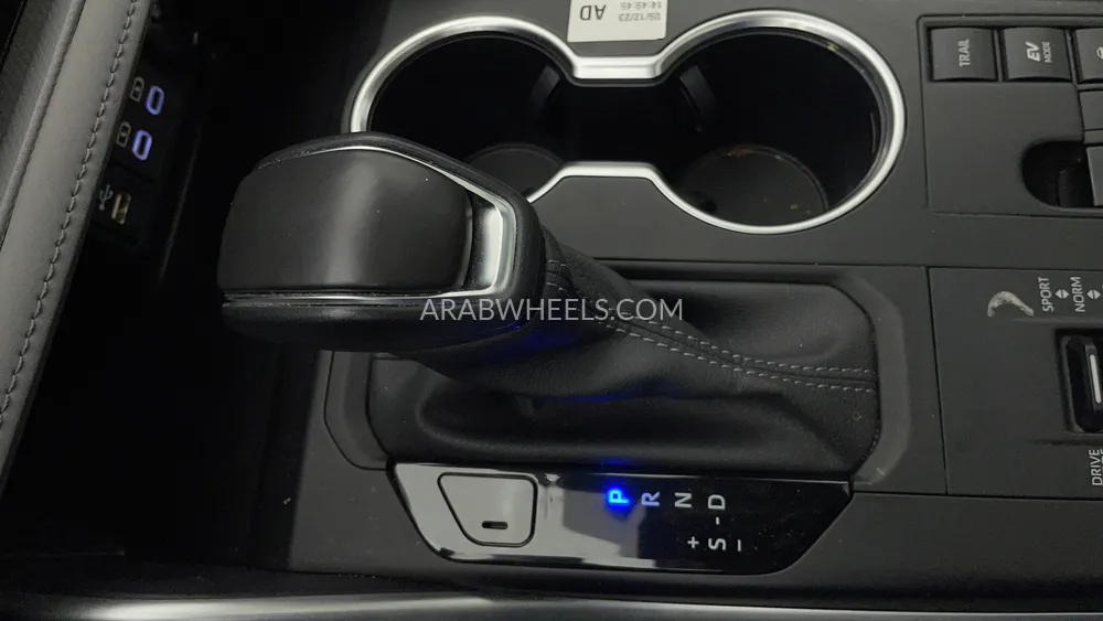 Toyota Highlander 2023 for Sale in Dubai Image-18