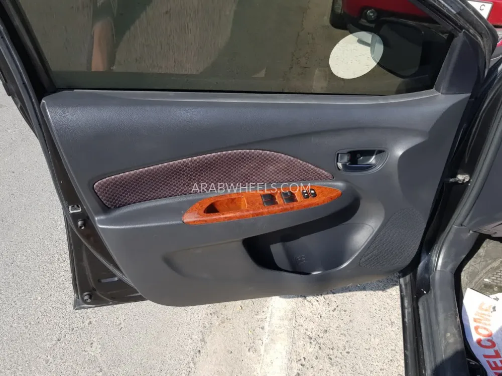 تويوتا يارس 2007 for Sale in دبي Image-16