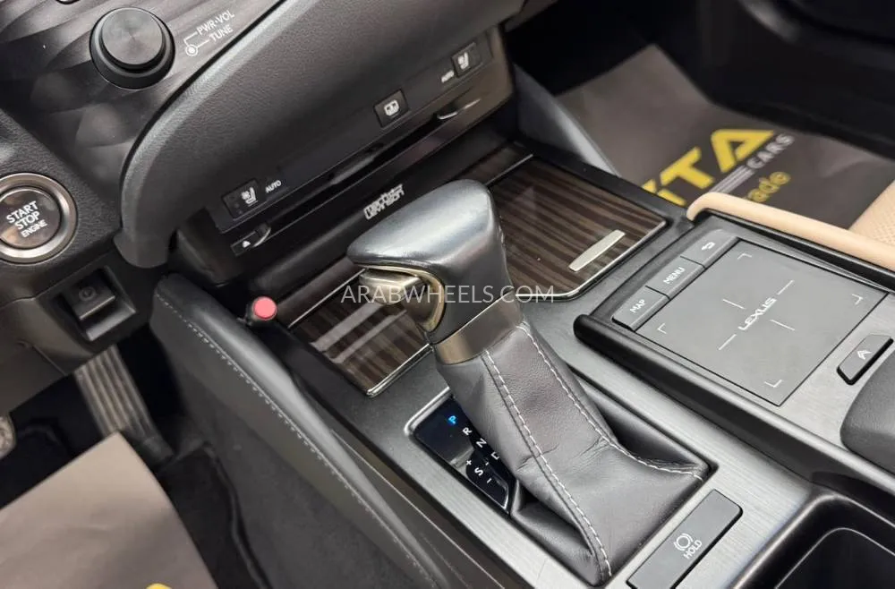 لكزس ES 2019 for Sale in دبي Image-10