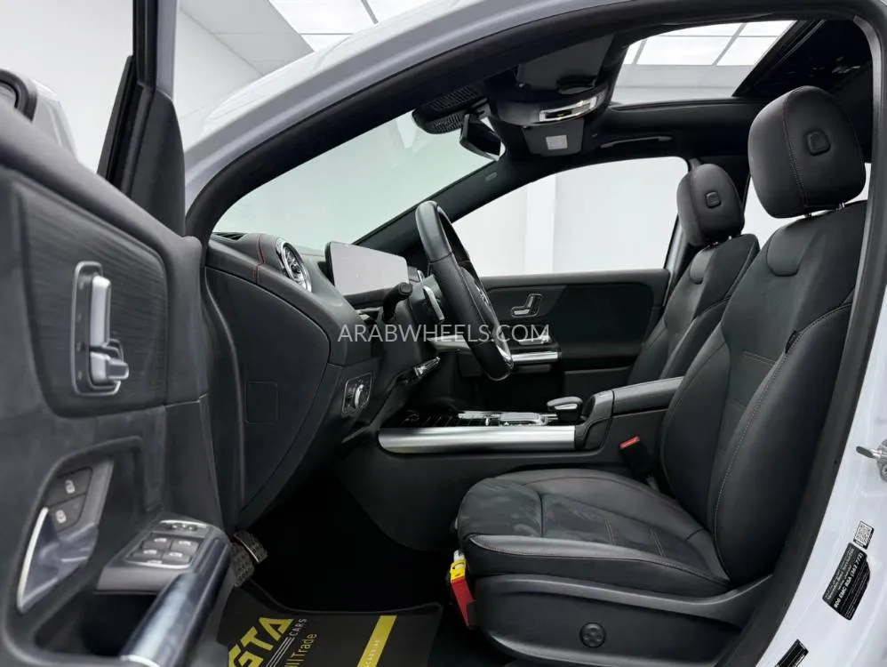 مرسيدس بنز EQA 2023 for Sale in دبي Image-8