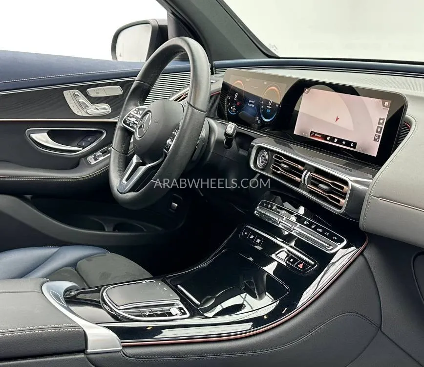 مرسيدس بنز EQC 2022 for Sale in دبي Image-12