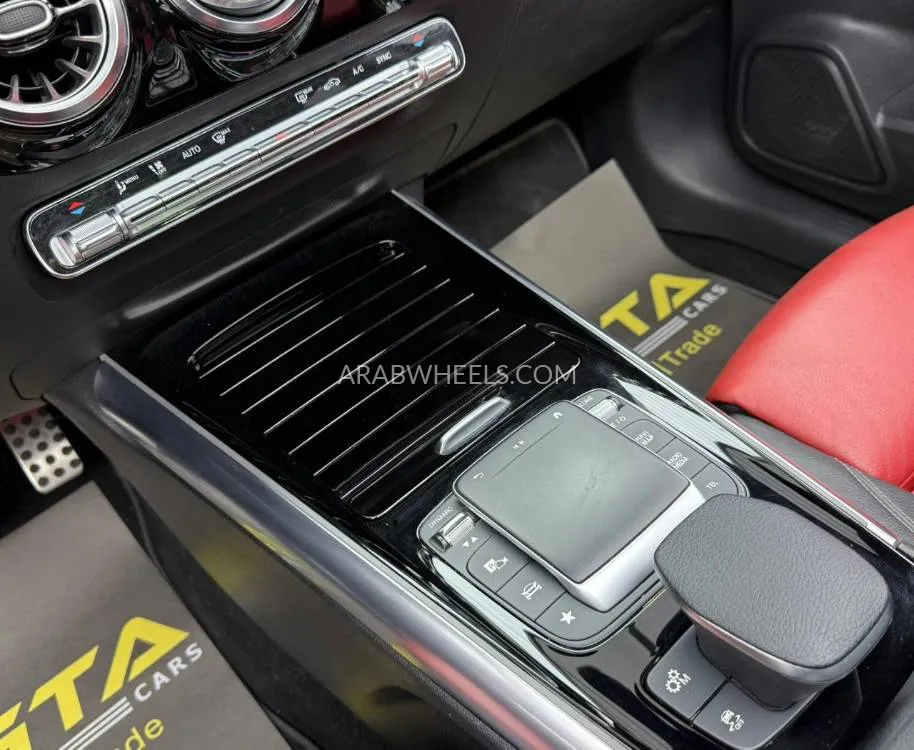 Mercedes Benz GLA 2022 for Sale in Dubai Image-18