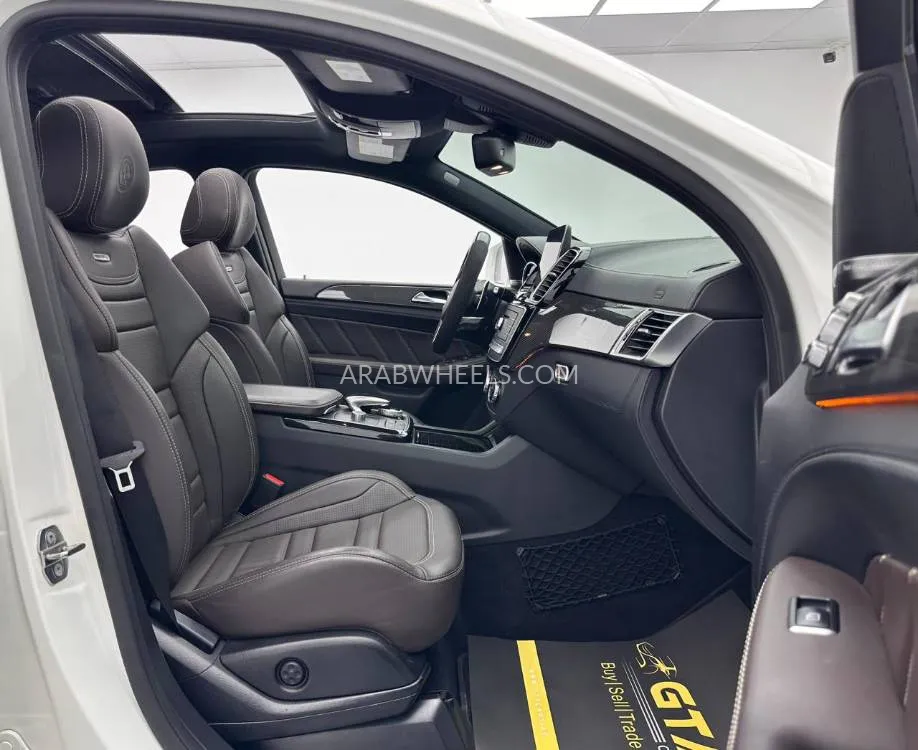 Mercedes Benz GLE Class 2019 for Sale in Dubai Image-17
