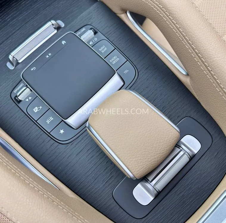 مرسيدس بنز GLE Class 2024 for Sale in دبي Image-14