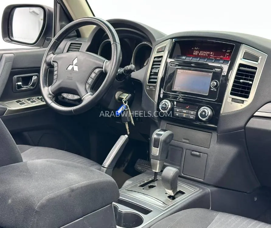 Mitsubishi Pajero 2022 for Sale in Dubai Image-11