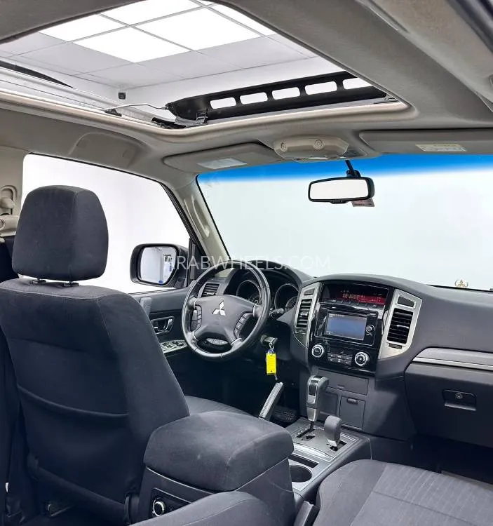 Mitsubishi Pajero 2022 for Sale in Dubai Image-13