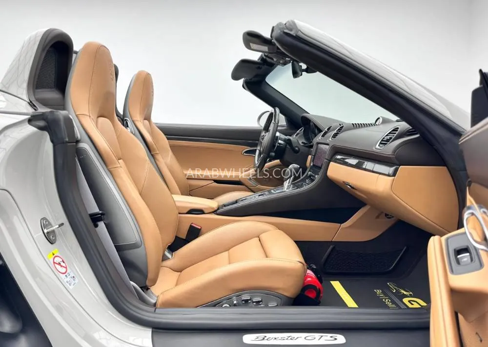 Porsche 718 2023 for Sale in Dubai Image-16