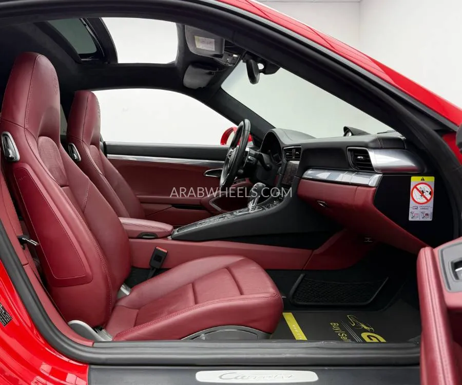 Porsche 911 2017 for Sale in Dubai Image-12
