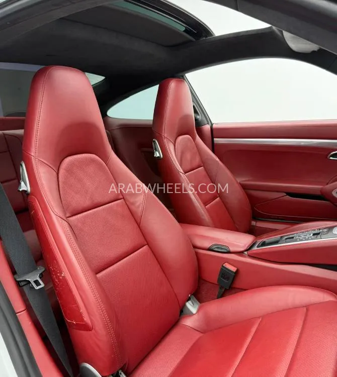 بورشه 911 2014 for Sale in دبي Image-14