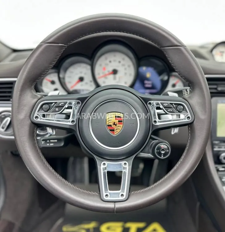 Porsche 911 2018 for Sale in Dubai Image-9