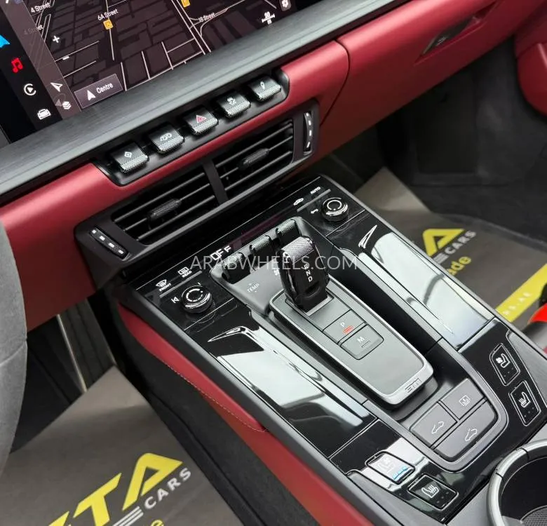 بورشه 911 2026 for Sale in دبي Image-13