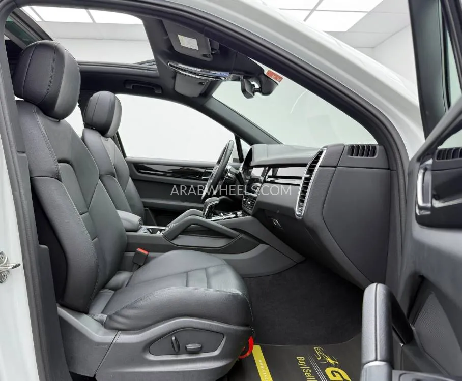Porsche Cayenne 2022 for Sale in Dubai Image-15