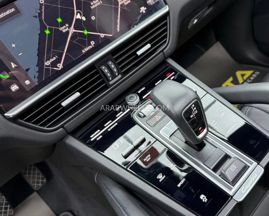 Porsche Cayenne 2022 for Sale in Dubai Image-18