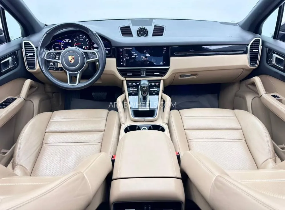 Porsche Cayenne 2022 for Sale in Dubai Image-10